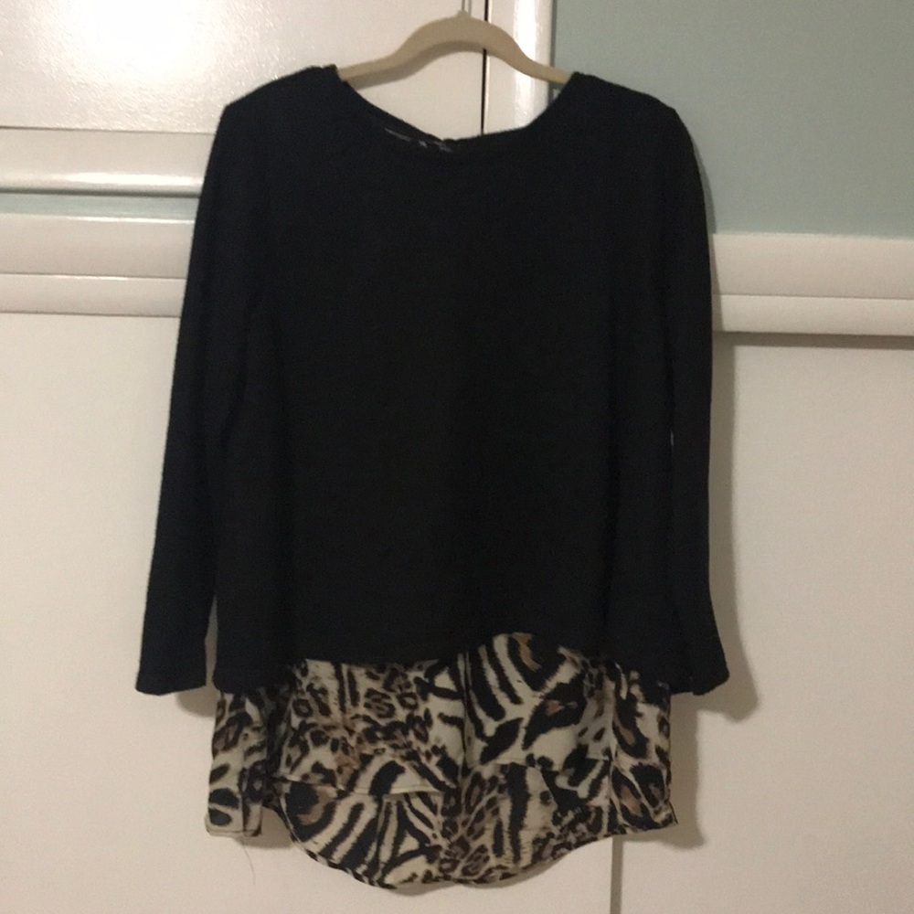 Black and Animal Split-Back Sweater - L